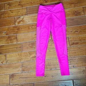 Victorias Secret Sport leggings in Barbie pink..side pockets..2 hidden pockets